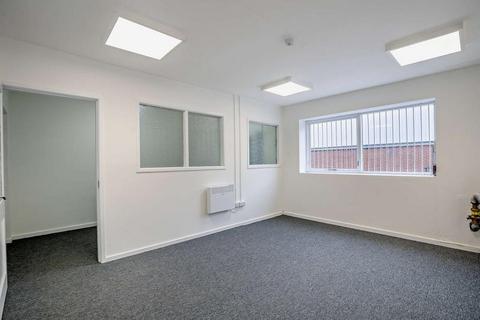 Warehouse to rent, Longbridge Hayes Rd Stoke On Trent ST6 4DS