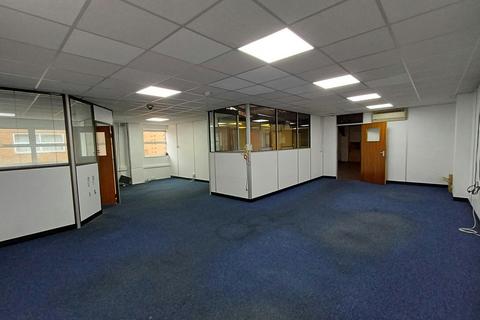 Warehouse to rent, Rutherford Way Crawley RH10 9LN