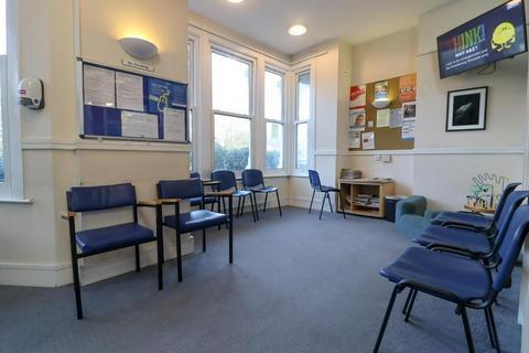 Healthcare facility to rent, 337 Uxbridge Rd London W3 9RA
