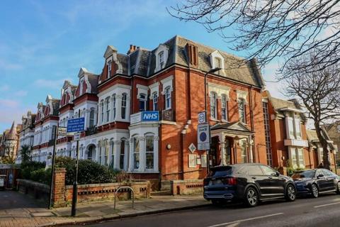 Healthcare facility to rent, 337 Uxbridge Rd London W3 9RA