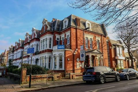 Healthcare facility to rent, 337 Uxbridge Rd London W3 9RA