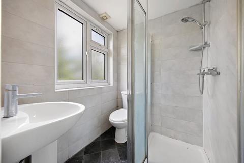 4 bedroom terraced house to rent, Lawrence Avenue, London E12