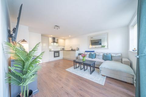 3 bedroom flat for sale, Kenyons Place, Liverpool Road, Lydiate, L31