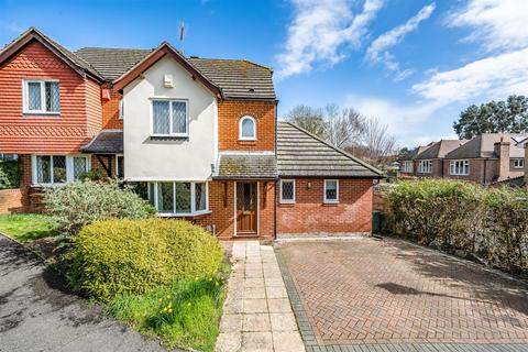 Thornleas Place, East Horsley,