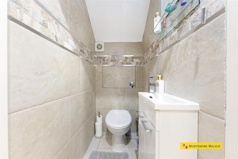 5 Henrietta Gardens, London, N21 3BF