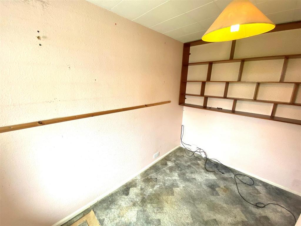 Bed 5.jpg