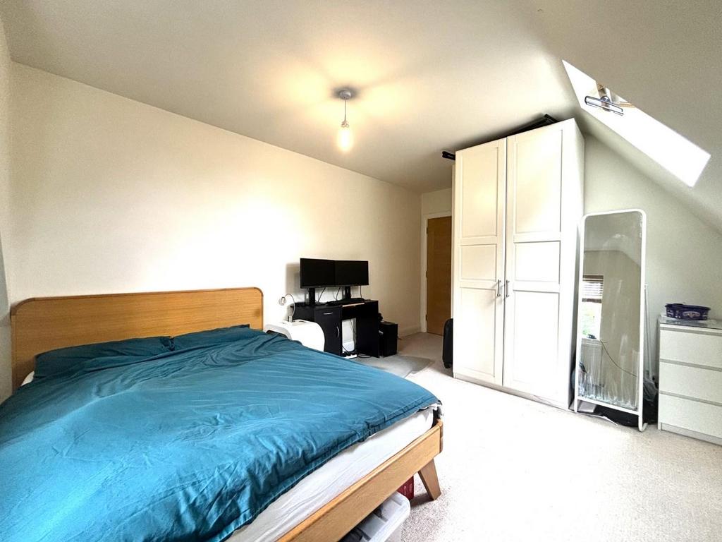 Bedroom 1 1.jpeg