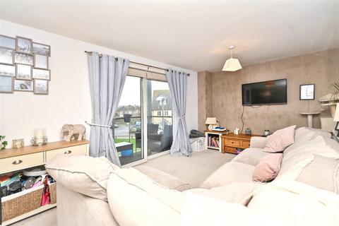 2 bedroom flat for sale, Groombridge Avenue, Eastbourne