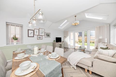 4 bedroom detached house for sale, Hayle Field, High Street, Thurleigh, Bedford, MK40