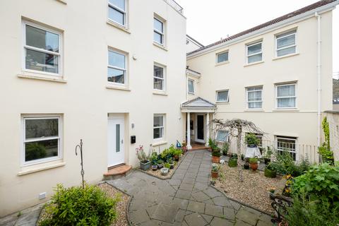 1 bedroom ground floor flat for sale, Constitution Steps, St. Peter Port, Guernsey