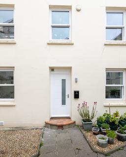 1 bedroom ground floor flat for sale, Constitution Steps, St. Peter Port, Guernsey