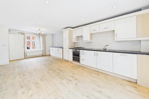 5 bedroom semi-detached house for sale, Petronel Road, Aylesbury HP19