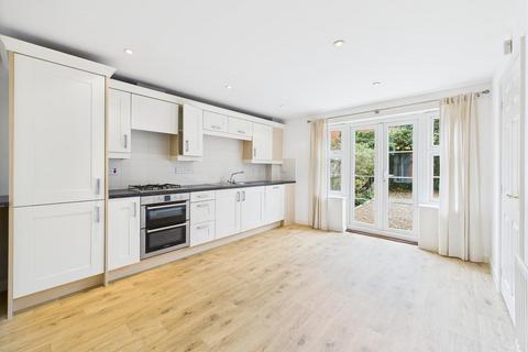 5 bedroom semi-detached house for sale, Petronel Road, Aylesbury HP19