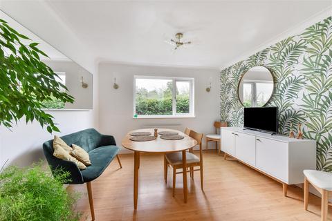 undefined, Passfield Road, Passfield, Liphook
