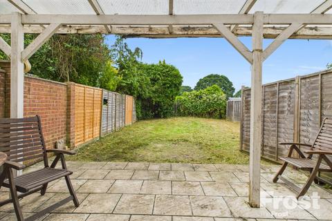 4 bedroom detached house to rent, Smiths Lane, Windsor, Berkshire, SL4