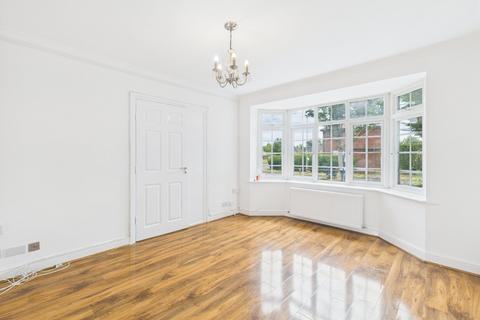 4 bedroom detached house to rent, Smiths Lane, Windsor, Berkshire, SL4