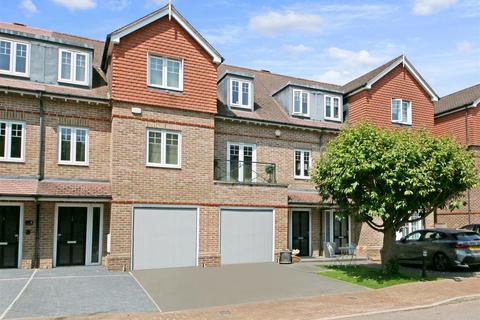4 bedroom terraced house for sale, Highbridge Close, Radlett WD7