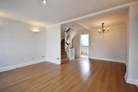 5 Caxton Mews, Brentford, TW8 8BN