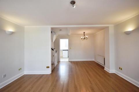 5 Caxton Mews, Brentford, TW8 8BN