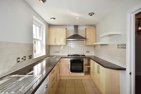 5 Caxton Mews, Brentford, TW8 8BN