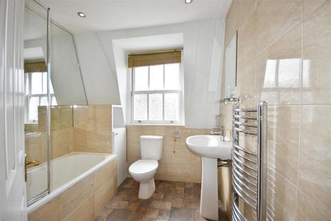 5 Caxton Mews, Brentford, TW8 8BN