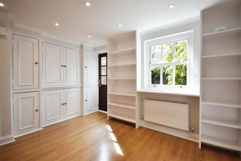 5 Caxton Mews, Brentford, TW8 8BN