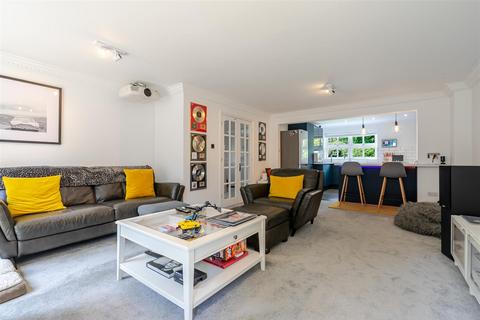3 bedroom semi-detached house for sale, Bakehouse Court, Ascot