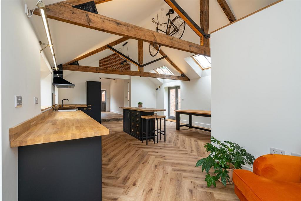 Kitchen dining