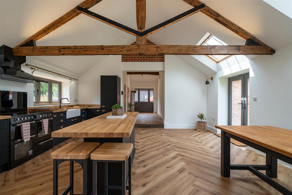 Kitchen dining
