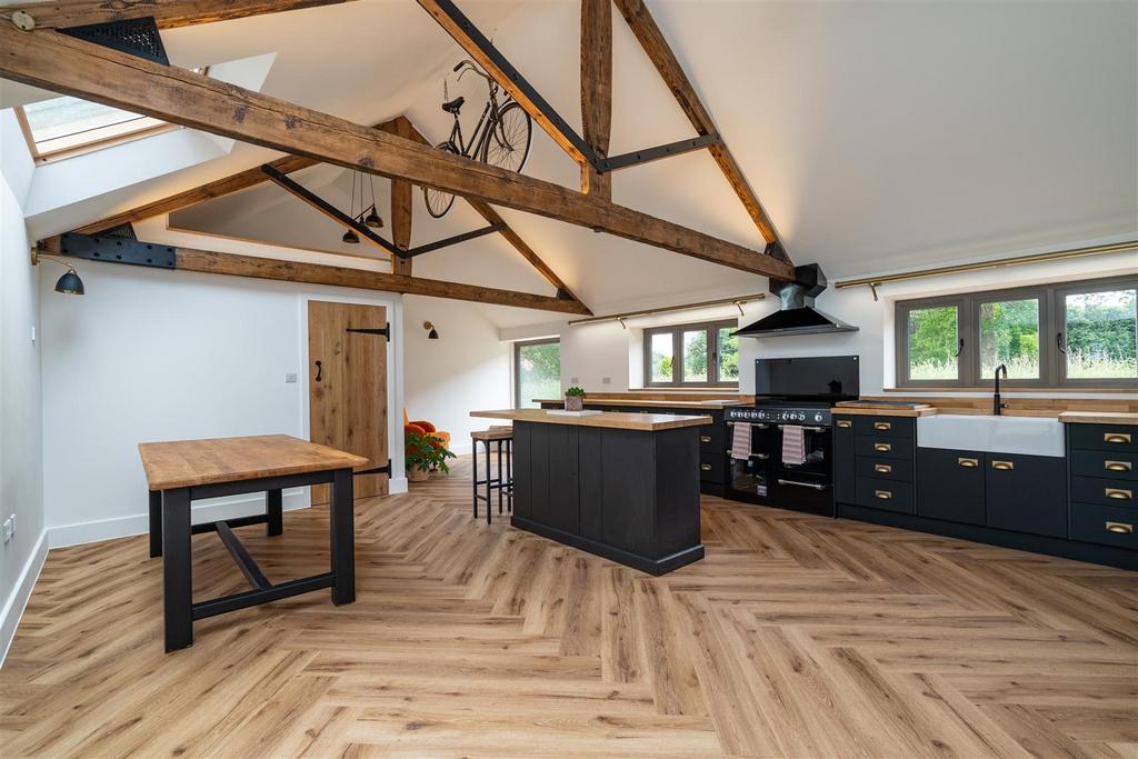 Kitchen dining