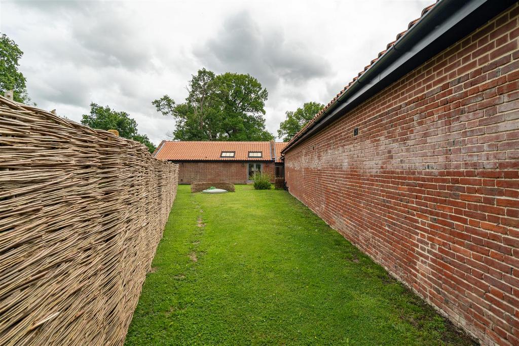 Garden to rear
