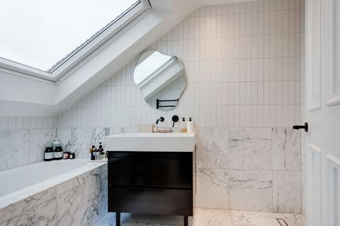 37b Ashburnham Road, London, NW10 5SB