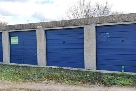 Garage to rent, The Green, Kingston DT10