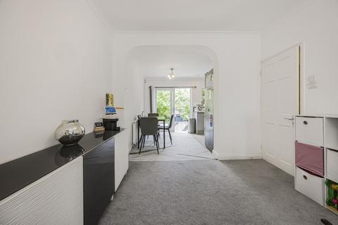 8 Warren Road, Ilford, IG6 1BJ