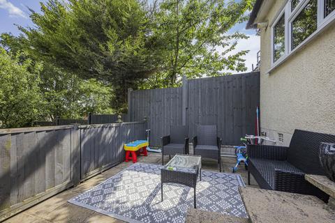 8 Warren Road, Ilford, IG6 1BJ
