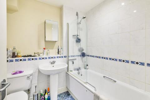 2 bedroom flat for sale, Balham High Road, London, SW17