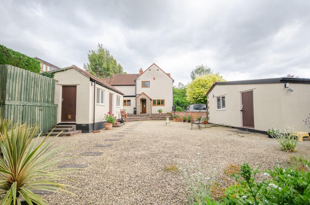 Rear garden pic 2.jpg
