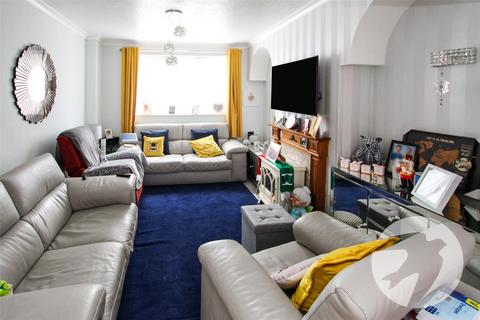 2 bedroom maisonette for sale, Gregory Crescent, London, SE9