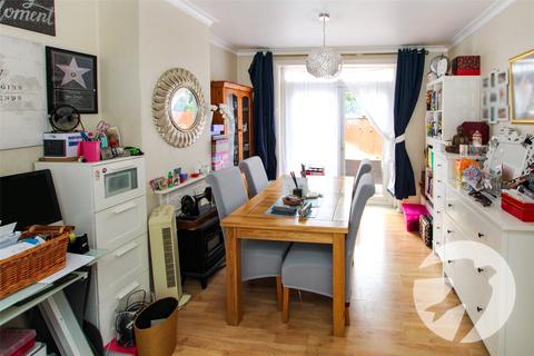 2 bedroom maisonette for sale, Gregory Crescent, London, SE9