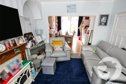 2 bedroom maisonette for sale, Gregory Crescent, London, SE9