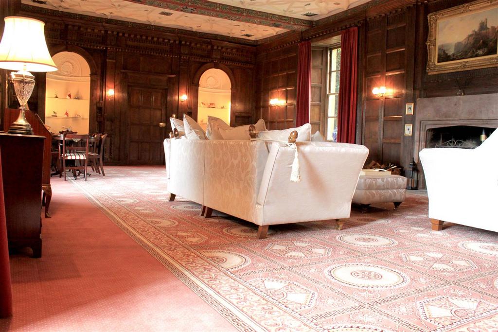Lounge1.jpg