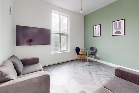 2 bedroom flat to rent, Egerton Road, Manchester M14