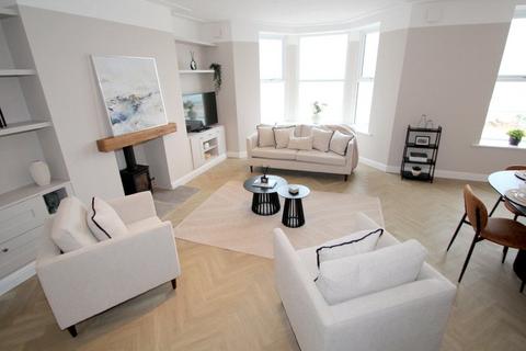 2 bedroom apartment for sale, East Parade, Whitley Bay, NE26
