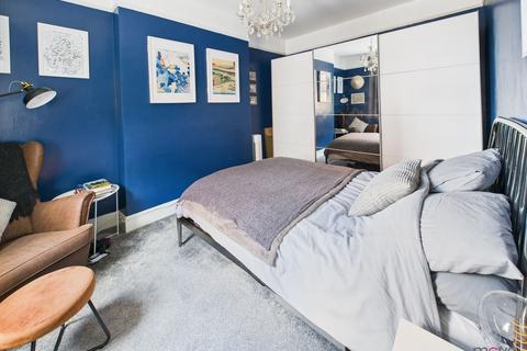 2 bedroom end of terrace house to rent, Park End Road, Gloucester GL1