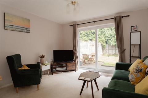 2 bedroom terraced house for sale, Wordsworth Mead, Redhill