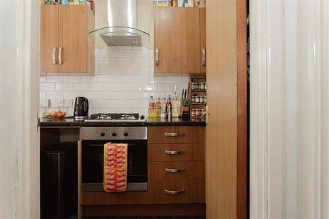 2 bedroom terraced house for sale, Wordsworth Mead, Redhill