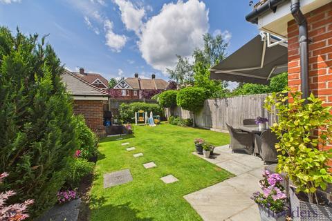 16a Bridge Road, Chertsey, KT16 8JN