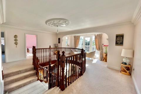 6 Compton Drive, Eastbourne, BN20 8BU