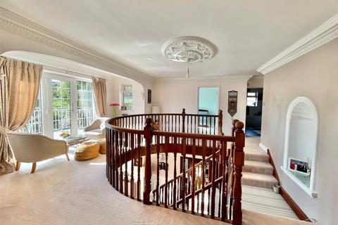 6 Compton Drive, Eastbourne, BN20 8BU