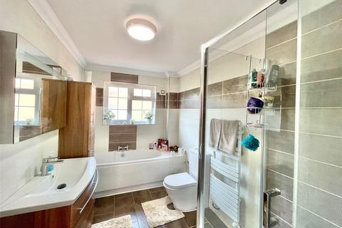 6 Compton Drive, Eastbourne, BN20 8BU